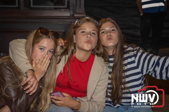 Big Pop Oosterwolde (gld) trapt festivalweekend af met een avond vol meezingers, rock en gezelligheid - &copy; NWVFoto.nl