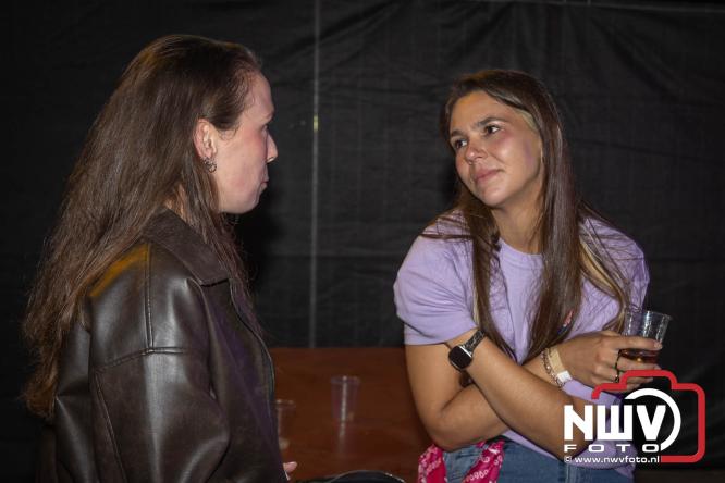 Big Pop Oosterwolde (gld) trapt festivalweekend af met een avond vol meezingers, rock en gezelligheid - &copy; NWVFoto.nl