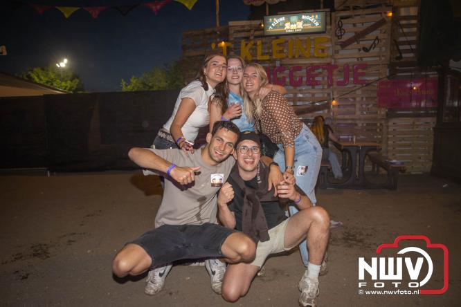 Big Pop Oosterwolde (gld) trapt festivalweekend af met een avond vol meezingers, rock en gezelligheid - &copy; NWVFoto.nl