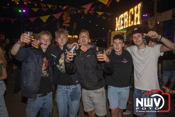Big Pop Oosterwolde (gld) trapt festivalweekend af met een avond vol meezingers, rock en gezelligheid - &copy; NWVFoto.nl