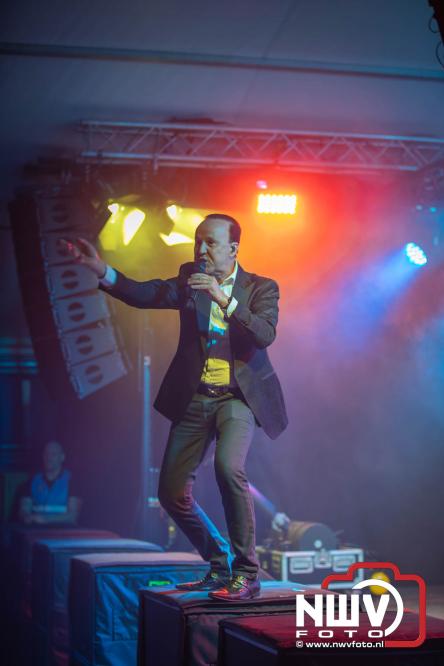 Big Pop Oosterwolde (gld) trapt festivalweekend af met een avond vol meezingers, rock en gezelligheid - &copy; NWVFoto.nl