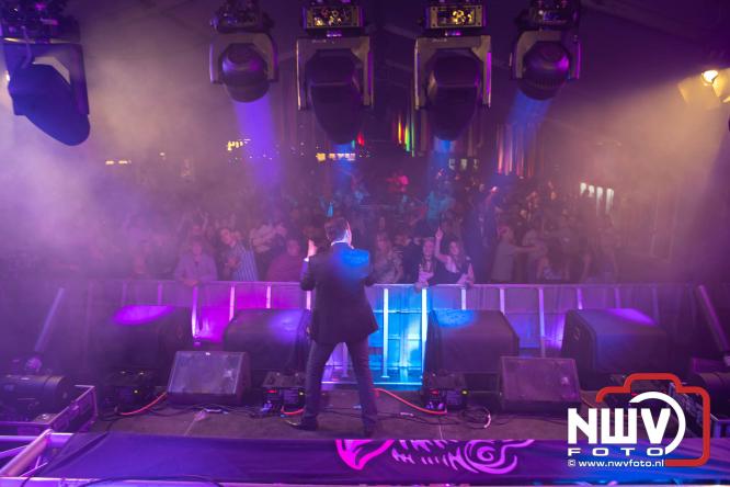 Big Pop Oosterwolde (gld) trapt festivalweekend af met een avond vol meezingers, rock en gezelligheid - &copy; NWVFoto.nl