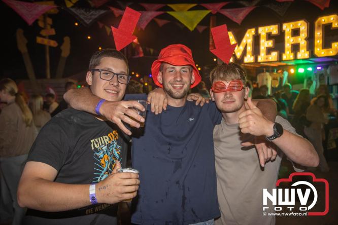 Big Pop Oosterwolde (gld) trapt festivalweekend af met een avond vol meezingers, rock en gezelligheid - &copy; NWVFoto.nl