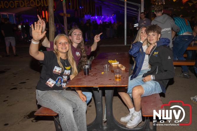 Big Pop Oosterwolde (gld) trapt festivalweekend af met een avond vol meezingers, rock en gezelligheid - &copy; NWVFoto.nl