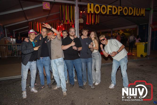 Big Pop Oosterwolde (gld) trapt festivalweekend af met een avond vol meezingers, rock en gezelligheid - &copy; NWVFoto.nl