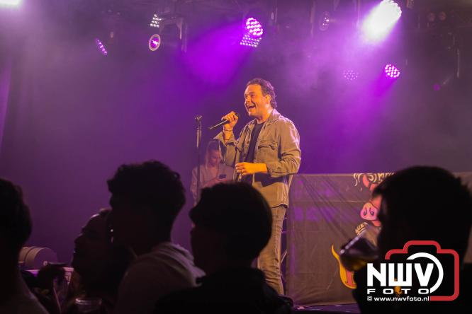 Big Pop Oosterwolde (gld) trapt festivalweekend af met een avond vol meezingers, rock en gezelligheid - &copy; NWVFoto.nl