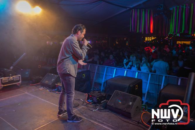 Big Pop Oosterwolde (gld) trapt festivalweekend af met een avond vol meezingers, rock en gezelligheid - &copy; NWVFoto.nl