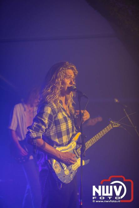 Big Pop Oosterwolde (gld) trapt festivalweekend af met een avond vol meezingers, rock en gezelligheid - &copy; NWVFoto.nl