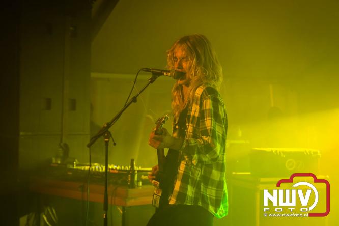 Big Pop Oosterwolde (gld) trapt festivalweekend af met een avond vol meezingers, rock en gezelligheid - &copy; NWVFoto.nl