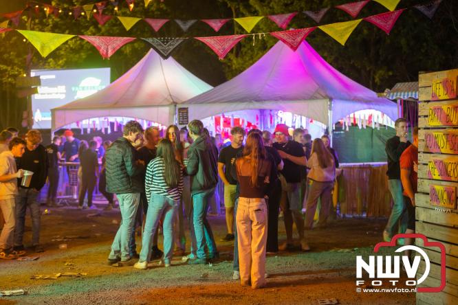 Big Pop Oosterwolde (gld) trapt festivalweekend af met een avond vol meezingers, rock en gezelligheid - &copy; NWVFoto.nl