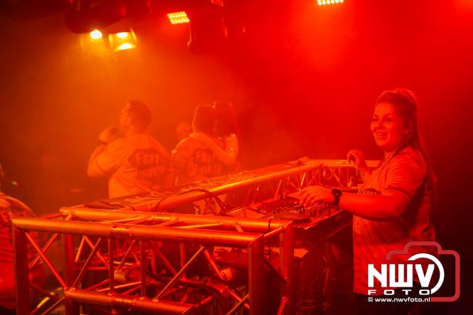 Big Pop Oosterwolde (gld) trapt festivalweekend af met een avond vol meezingers, rock en gezelligheid - &copy; NWVFoto.nl