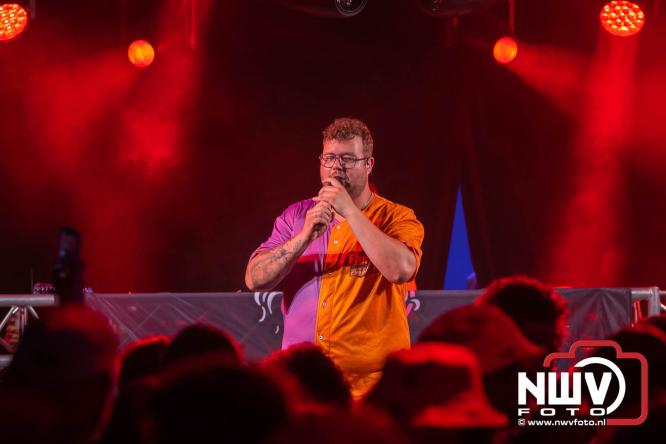 Big Pop Oosterwolde (gld) trapt festivalweekend af met een avond vol meezingers, rock en gezelligheid - &copy; NWVFoto.nl