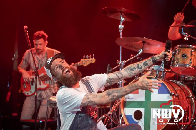 Big Pop Oosterwolde (GLD) beleeft spetterende zaterdagavond vol topmuziek en feest. - &copy; NWVFoto.nl