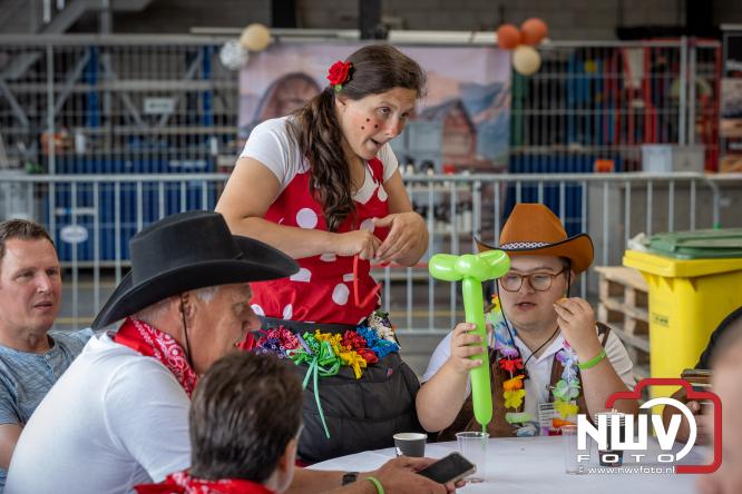 Geslaagde TruckRun Noordwest Veluwe met 111 vrachtwagens door Oldebroek en Elburg. - &copy; NWVFoto.nl