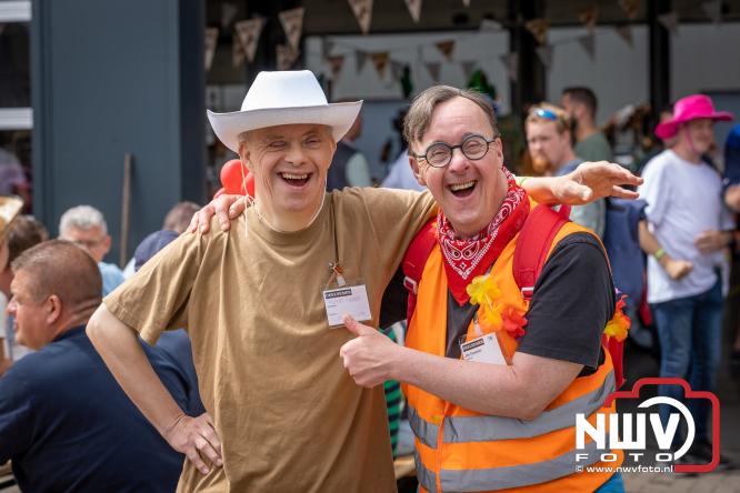 Geslaagde TruckRun Noordwest Veluwe met 111 vrachtwagens door Oldebroek en Elburg. - &copy; NWVFoto.nl