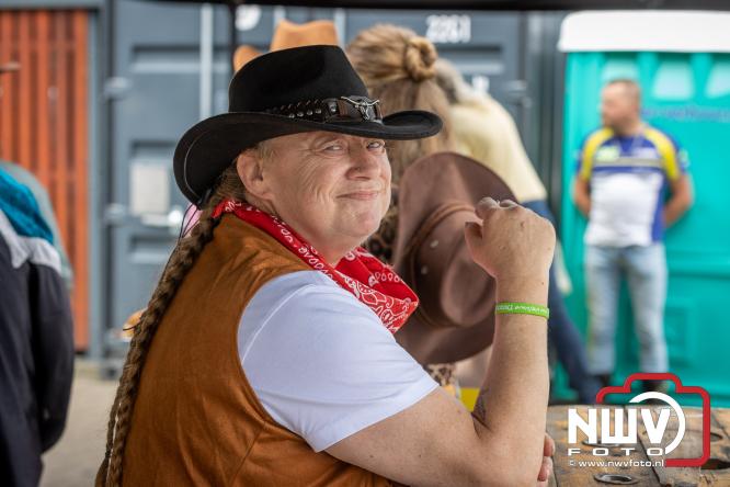 Geslaagde TruckRun Noordwest Veluwe met 111 vrachtwagens door Oldebroek en Elburg. - &copy; NWVFoto.nl