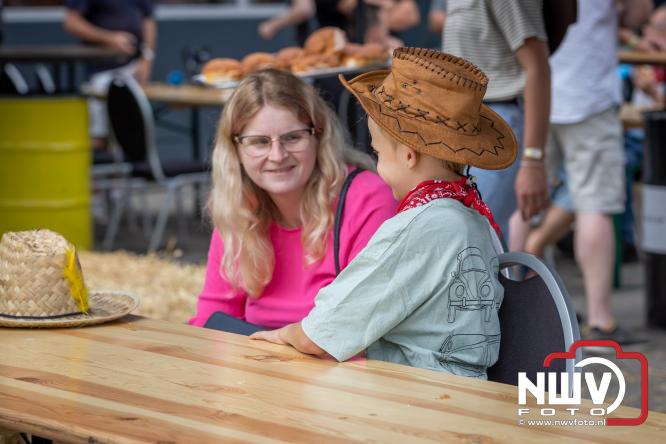 Geslaagde TruckRun Noordwest Veluwe met 111 vrachtwagens door Oldebroek en Elburg. - &copy; NWVFoto.nl