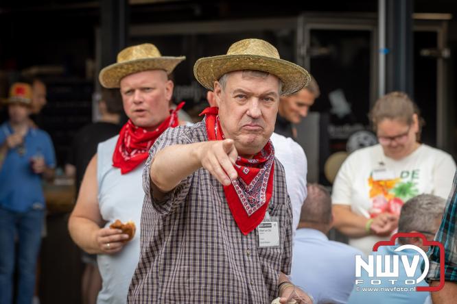Geslaagde TruckRun Noordwest Veluwe met 111 vrachtwagens door Oldebroek en Elburg. - &copy; NWVFoto.nl