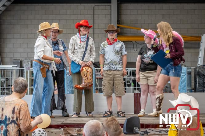 Geslaagde TruckRun Noordwest Veluwe met 111 vrachtwagens door Oldebroek en Elburg. - &copy; NWVFoto.nl