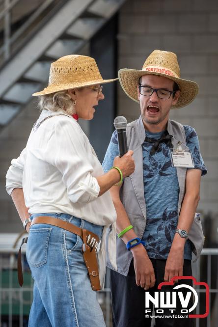 Geslaagde TruckRun Noordwest Veluwe met 111 vrachtwagens door Oldebroek en Elburg. - &copy; NWVFoto.nl