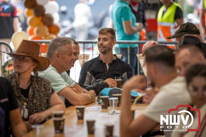 Geslaagde TruckRun Noordwest Veluwe met 111 vrachtwagens door Oldebroek en Elburg. - &copy; NWVFoto.nl