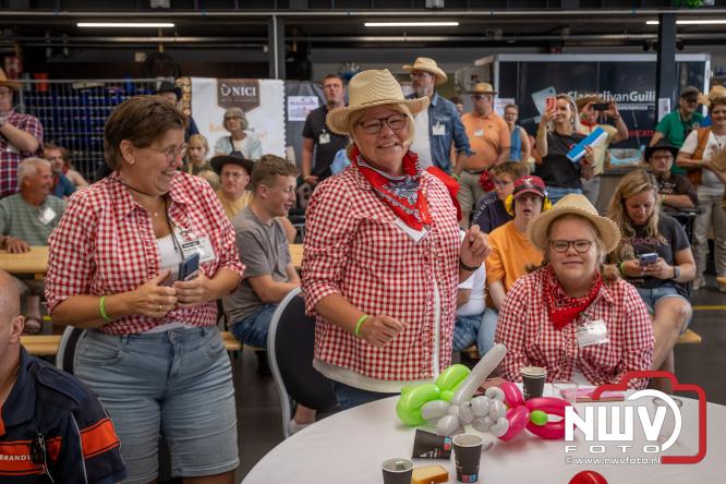 Geslaagde TruckRun Noordwest Veluwe met 111 vrachtwagens door Oldebroek en Elburg. - &copy; NWVFoto.nl