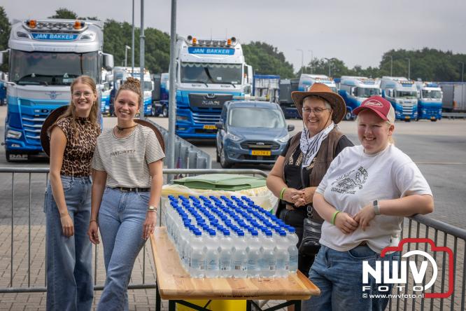 Geslaagde TruckRun Noordwest Veluwe met 111 vrachtwagens door Oldebroek en Elburg. - &copy; NWVFoto.nl