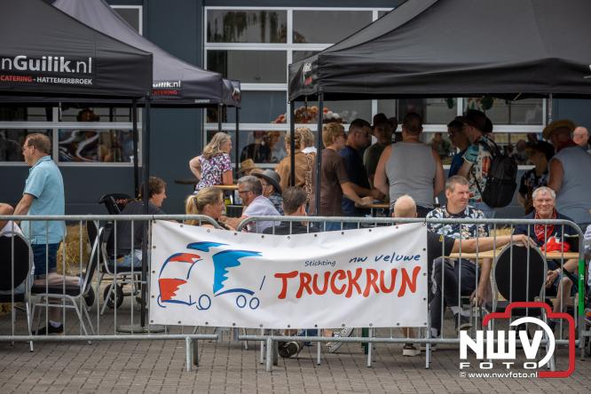 Geslaagde TruckRun Noordwest Veluwe met 111 vrachtwagens door Oldebroek en Elburg. - &copy; NWVFoto.nl