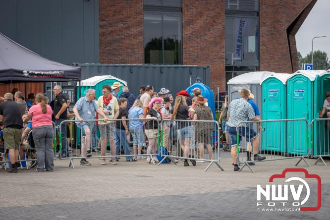 Geslaagde TruckRun Noordwest Veluwe met 111 vrachtwagens door Oldebroek en Elburg. - &copy; NWVFoto.nl