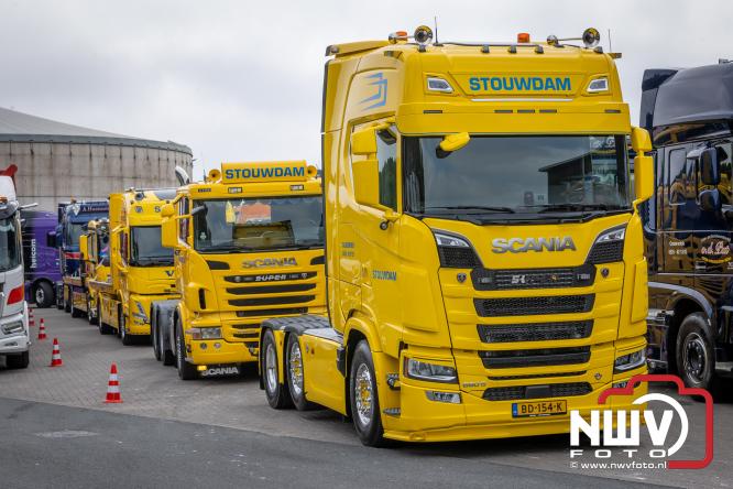 Geslaagde TruckRun Noordwest Veluwe met 111 vrachtwagens door Oldebroek en Elburg. - &copy; NWVFoto.nl