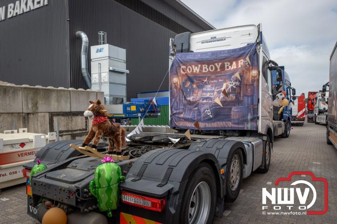 Geslaagde TruckRun Noordwest Veluwe met 111 vrachtwagens door Oldebroek en Elburg. - &copy; NWVFoto.nl