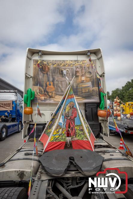 Geslaagde TruckRun Noordwest Veluwe met 111 vrachtwagens door Oldebroek en Elburg. - &copy; NWVFoto.nl