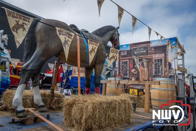 Geslaagde TruckRun Noordwest Veluwe met 111 vrachtwagens door Oldebroek en Elburg. - &copy; NWVFoto.nl