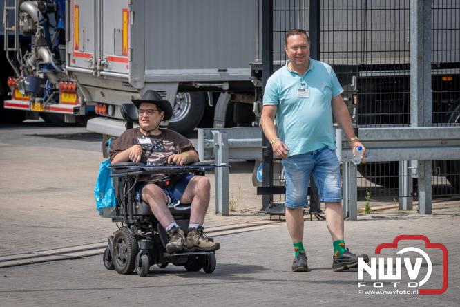 Geslaagde TruckRun Noordwest Veluwe met 111 vrachtwagens door Oldebroek en Elburg. - &copy; NWVFoto.nl