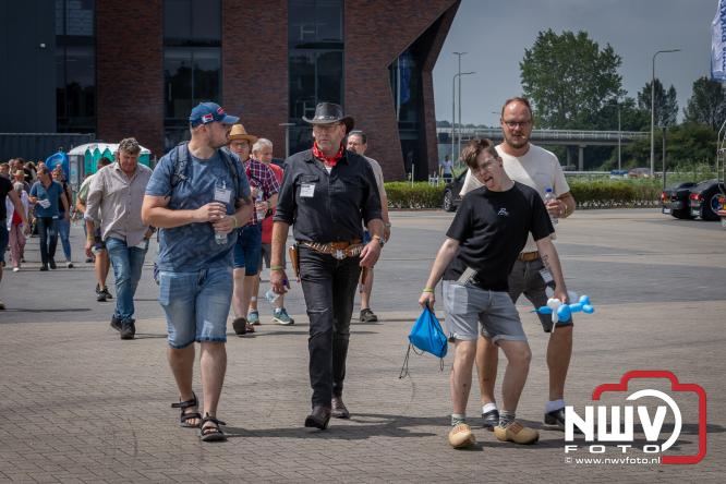 Geslaagde TruckRun Noordwest Veluwe met 111 vrachtwagens door Oldebroek en Elburg. - &copy; NWVFoto.nl