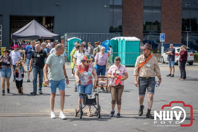 Geslaagde TruckRun Noordwest Veluwe met 111 vrachtwagens door Oldebroek en Elburg. - &copy; NWVFoto.nl