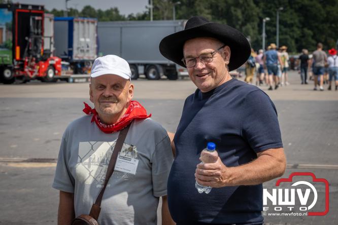 Geslaagde TruckRun Noordwest Veluwe met 111 vrachtwagens door Oldebroek en Elburg. - &copy; NWVFoto.nl