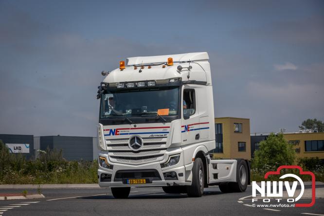 Geslaagde TruckRun Noordwest Veluwe met 111 vrachtwagens door Oldebroek en Elburg. - &copy; NWVFoto.nl