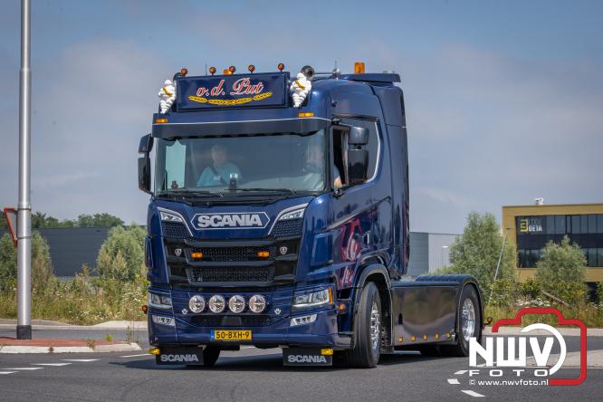 Geslaagde TruckRun Noordwest Veluwe met 111 vrachtwagens door Oldebroek en Elburg. - &copy; NWVFoto.nl