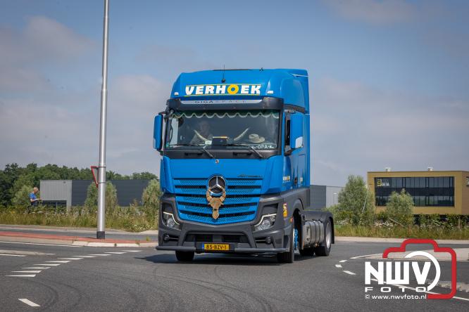 Geslaagde TruckRun Noordwest Veluwe met 111 vrachtwagens door Oldebroek en Elburg. - &copy; NWVFoto.nl