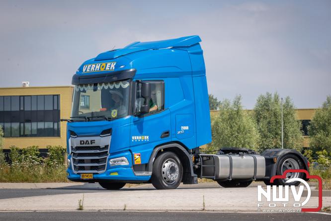 Geslaagde TruckRun Noordwest Veluwe met 111 vrachtwagens door Oldebroek en Elburg. - &copy; NWVFoto.nl