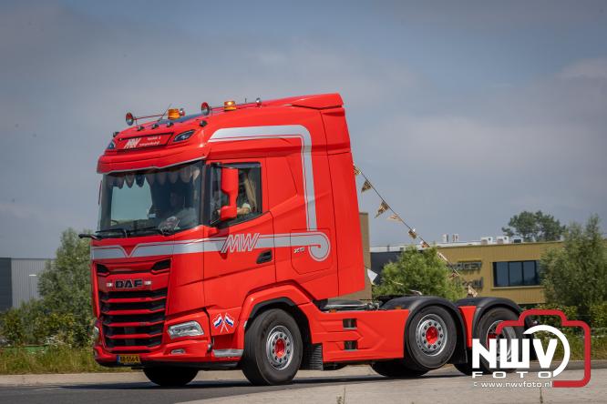Geslaagde TruckRun Noordwest Veluwe met 111 vrachtwagens door Oldebroek en Elburg. - &copy; NWVFoto.nl