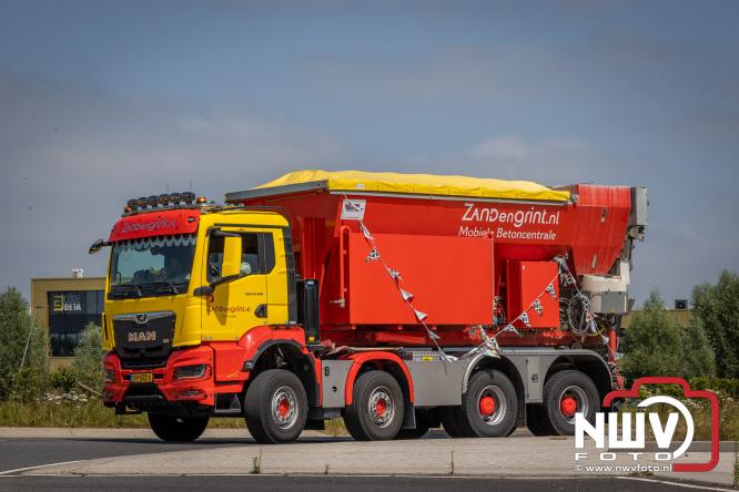 Geslaagde TruckRun Noordwest Veluwe met 111 vrachtwagens door Oldebroek en Elburg. - &copy; NWVFoto.nl