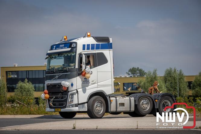 Geslaagde TruckRun Noordwest Veluwe met 111 vrachtwagens door Oldebroek en Elburg. - &copy; NWVFoto.nl