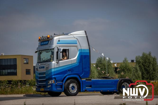 Geslaagde TruckRun Noordwest Veluwe met 111 vrachtwagens door Oldebroek en Elburg. - &copy; NWVFoto.nl