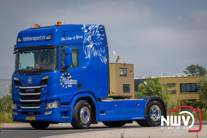 Geslaagde TruckRun Noordwest Veluwe met 111 vrachtwagens door Oldebroek en Elburg. - &copy; NWVFoto.nl