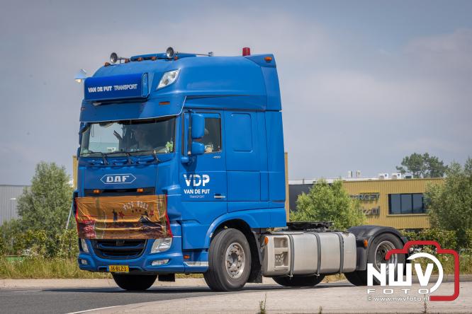 Geslaagde TruckRun Noordwest Veluwe met 111 vrachtwagens door Oldebroek en Elburg. - &copy; NWVFoto.nl