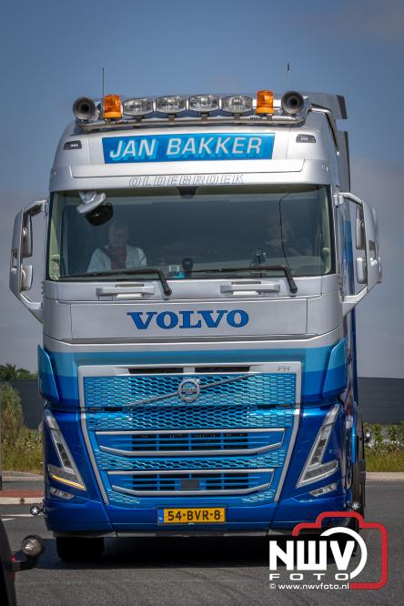 Geslaagde TruckRun Noordwest Veluwe met 111 vrachtwagens door Oldebroek en Elburg. - &copy; NWVFoto.nl