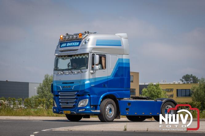 Geslaagde TruckRun Noordwest Veluwe met 111 vrachtwagens door Oldebroek en Elburg. - &copy; NWVFoto.nl