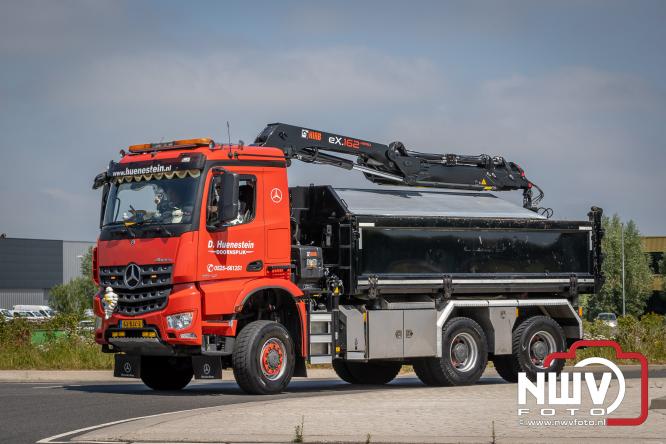 Geslaagde TruckRun Noordwest Veluwe met 111 vrachtwagens door Oldebroek en Elburg. - &copy; NWVFoto.nl